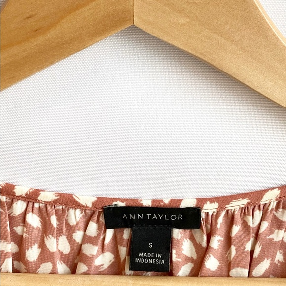 Ann Taylor Terracotta and White Patterned Blouse - Picture 4 of 6